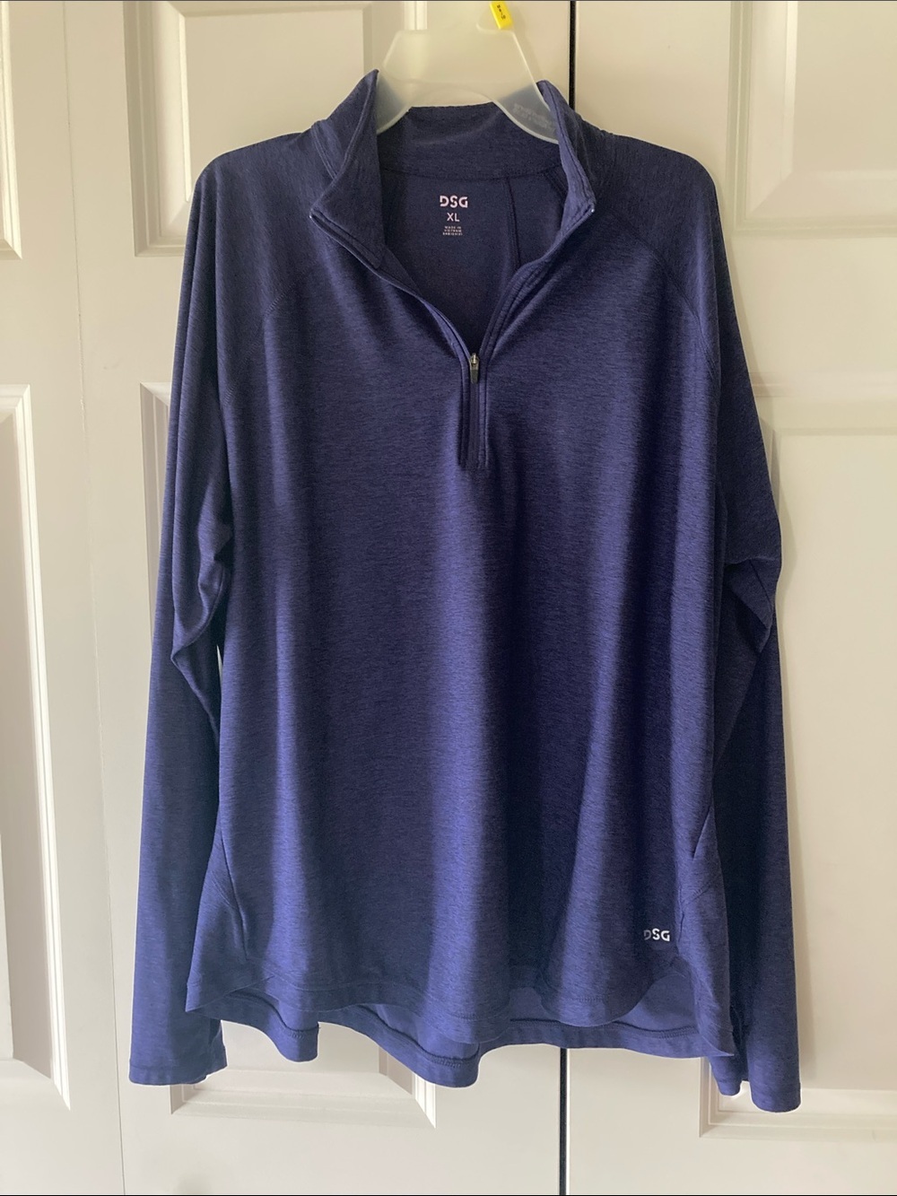 DSG Dicks Sporting goods XL women’s 1/4 zip  athletic long sleeve top thumb hole
